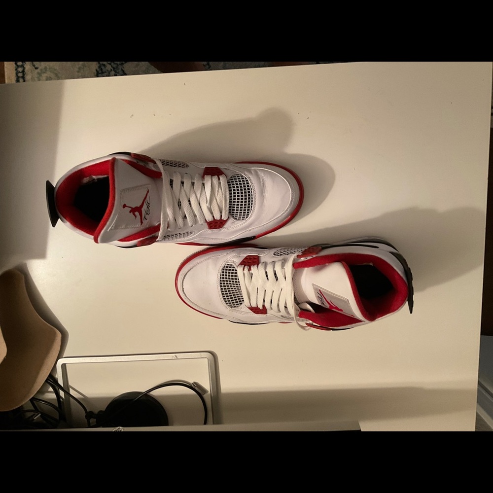 Jordan’s 4s Fire reds